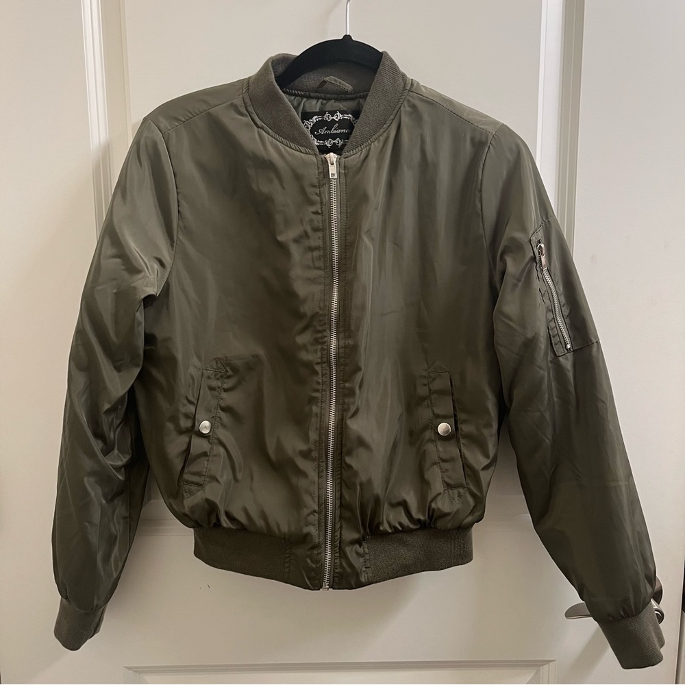 Olive Green Bomber Jacket Women’s Size Small NWOT